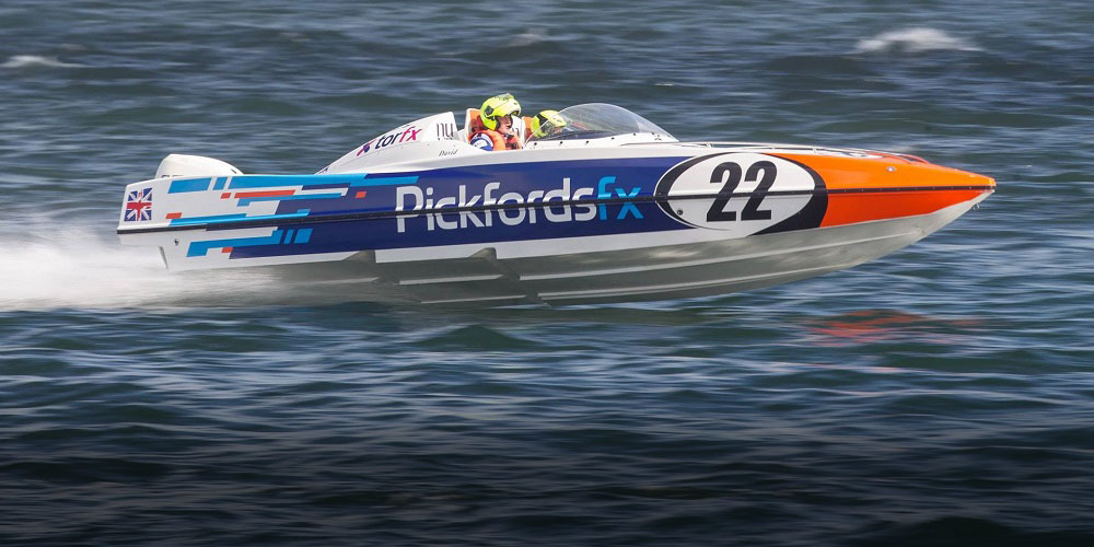 Bumpy ride for the Pickfords powerboat!