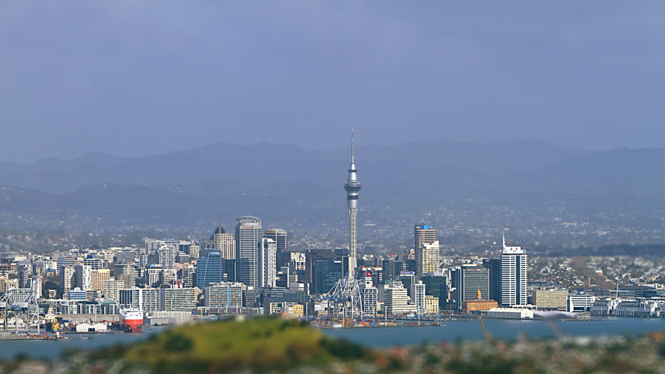 Relocating from the UK to Auckland: What to Expect in 2025